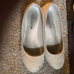 American Eagle Flats size 8 1/2 tan